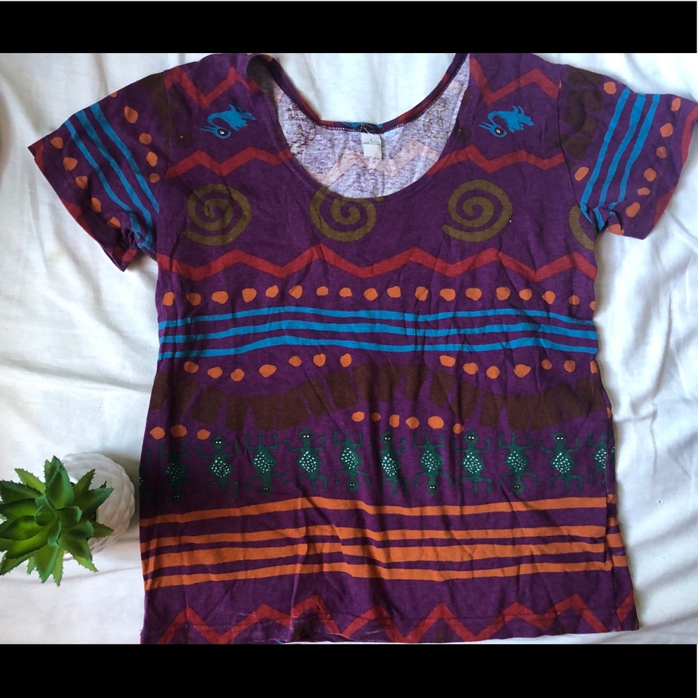 Unique, colorful tee